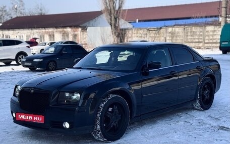 Chrysler 300C II, 2004 год, 875 000 рублей, 3 фотография