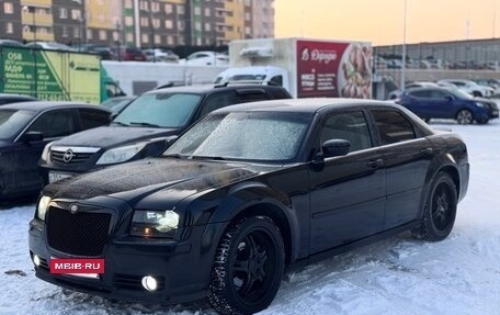 Chrysler 300C II, 2004 год, 875 000 рублей, 21 фотография