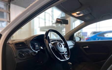 Volkswagen Polo VI (EU Market), 2018 год, 1 335 000 рублей, 23 фотография