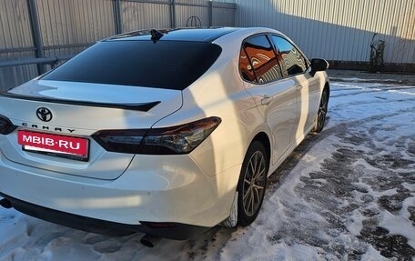 Toyota Camry, 2021 год, 3 730 000 рублей, 6 фотография