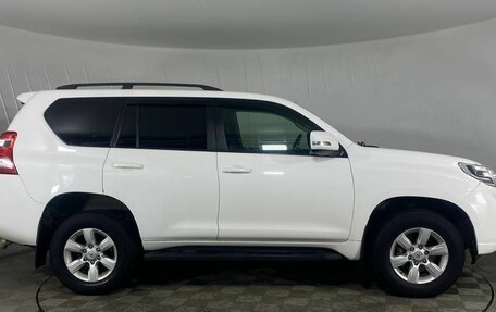 Toyota Land Cruiser Prado 150 рестайлинг 2, 2014 год, 2 950 000 рублей, 4 фотография