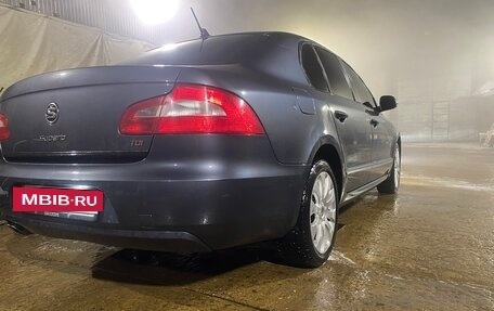 Skoda Superb III рестайлинг, 2009 год, 1 050 000 рублей, 2 фотография