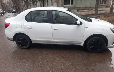 Renault Logan II, 2018 год, 680 000 рублей, 4 фотография