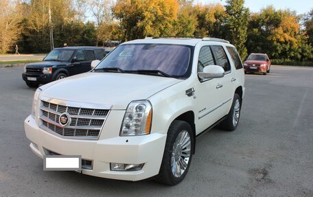 Cadillac Escalade III, 2012 год, 2 525 000 рублей, 1 фотография