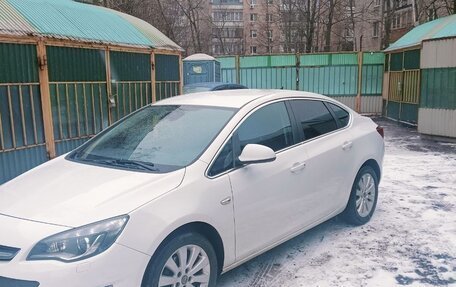 Opel Astra J, 2015 год, 1 350 000 рублей, 4 фотография