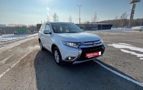 Mitsubishi Outlander III рестайлинг 3, 2017 год, 1 850 000 рублей, 20 фотография