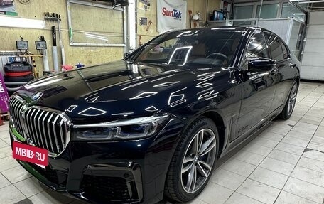 BMW 7 серия, 2018 год, 5 300 000 рублей, 2 фотография