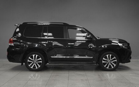 Toyota Land Cruiser 200, 2018 год, 8 599 000 рублей, 5 фотография