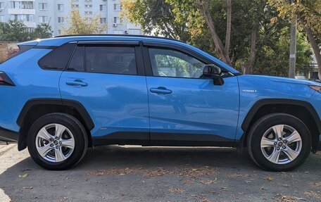 Toyota RAV4, 2019 год, 2 960 000 рублей, 2 фотография