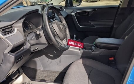 Toyota RAV4, 2019 год, 2 960 000 рублей, 13 фотография