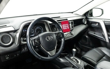 Toyota RAV4, 2017 год, 2 489 000 рублей, 11 фотография