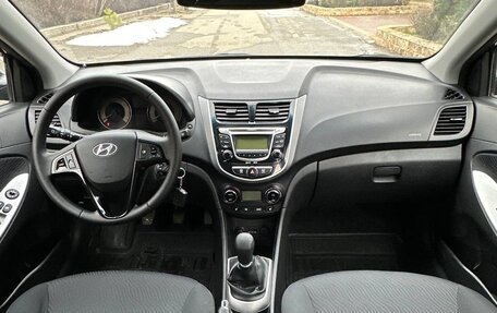 Hyundai Solaris II рестайлинг, 2011 год, 865 000 рублей, 10 фотография