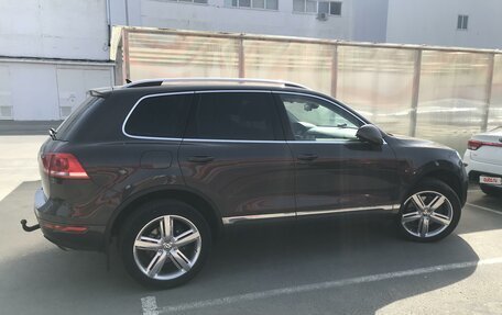 Volkswagen Touareg III, 2011 год, 2 100 000 рублей, 4 фотография