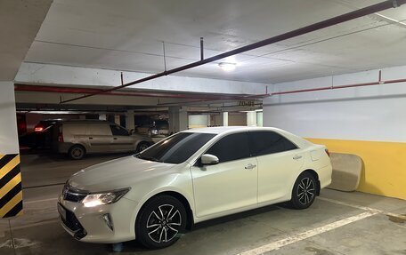 Toyota Camry, 2018 год, 2 640 000 рублей, 1 фотография