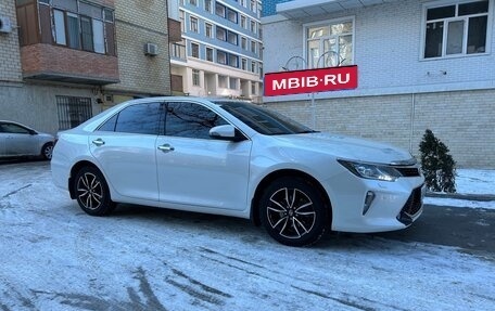 Toyota Camry, 2018 год, 2 640 000 рублей, 4 фотография