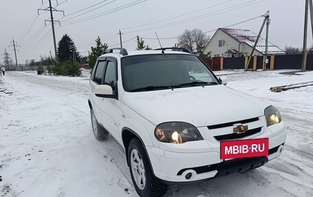 Chevrolet Niva I рестайлинг, 2017 год, 745 000 рублей, 3 фотография