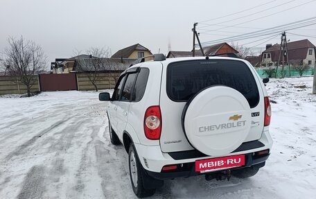 Chevrolet Niva I рестайлинг, 2017 год, 745 000 рублей, 4 фотография