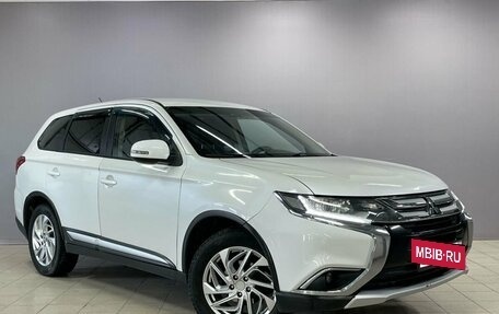 Mitsubishi Outlander III рестайлинг 3, 2015 год, 1 330 000 рублей, 3 фотография