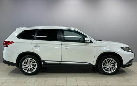 Mitsubishi Outlander III рестайлинг 3, 2015 год, 1 330 000 рублей, 8 фотография