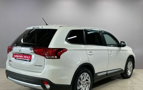 Mitsubishi Outlander III рестайлинг 3, 2015 год, 1 330 000 рублей, 7 фотография