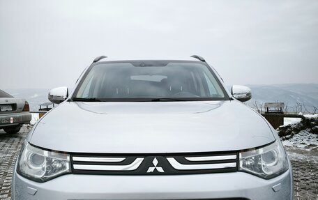 Mitsubishi Outlander III рестайлинг 3, 2012 год, 1 730 000 рублей, 10 фотография