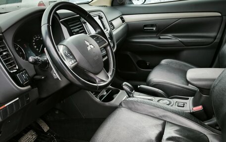 Mitsubishi Outlander III рестайлинг 3, 2012 год, 1 730 000 рублей, 25 фотография