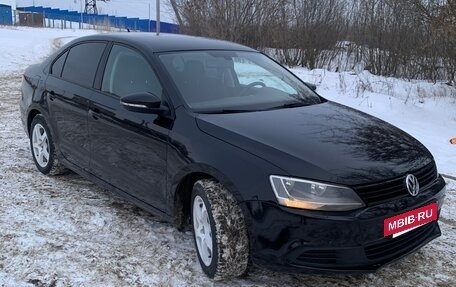 Volkswagen Jetta VI, 2013 год, 1 000 000 рублей, 2 фотография