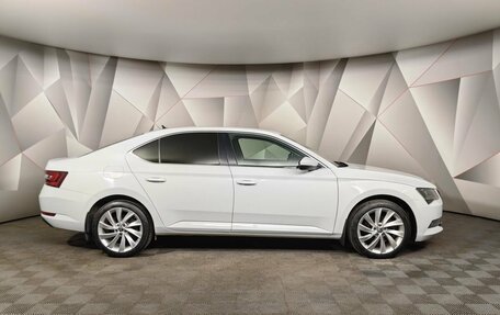 Skoda Superb III рестайлинг, 2019 год, 2 045 000 рублей, 6 фотография