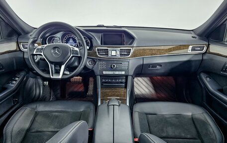 Mercedes-Benz E-Класс, 2015 год, 2 100 000 рублей, 11 фотография