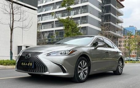 Lexus ES VII, 2020 год, 2 820 000 рублей, 1 фотография