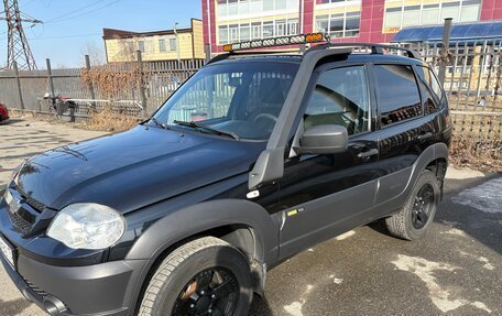 Chevrolet Niva I рестайлинг, 2018 год, 870 000 рублей, 3 фотография