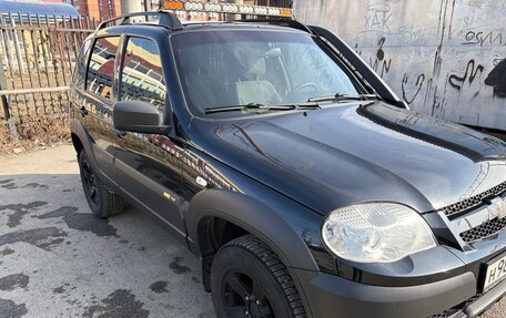 Chevrolet Niva I рестайлинг, 2018 год, 870 000 рублей, 5 фотография