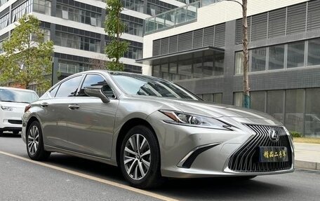 Lexus ES VII, 2020 год, 2 820 000 рублей, 3 фотография