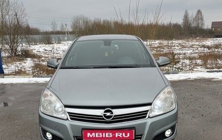 Opel Astra H, 2011 год, 750 000 рублей, 1 фотография