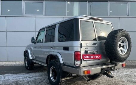 Toyota Land Cruiser 70, 2012 год, 3 800 000 рублей, 7 фотография