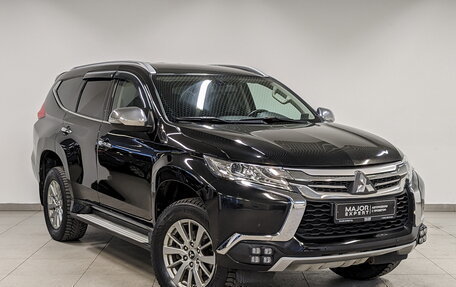 Mitsubishi Pajero Sport III рестайлинг, 2017 год, 2 910 000 рублей, 3 фотография