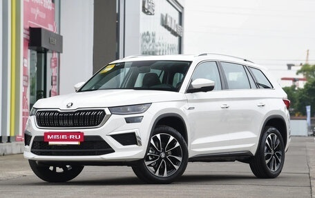 Skoda Kodiaq I, 2025 год, 3 812 000 рублей, 3 фотография