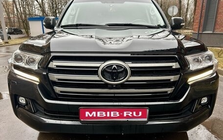 Toyota Land Cruiser 200, 2019 год, 7 650 000 рублей, 1 фотография