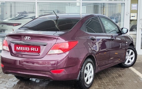 Hyundai Solaris II рестайлинг, 2011 год, 700 000 рублей, 2 фотография