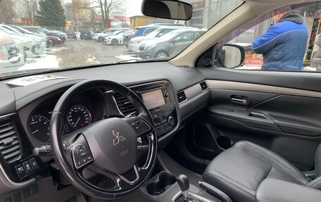 Mitsubishi Outlander III рестайлинг 3, 2015 год, 1 749 000 рублей, 7 фотография