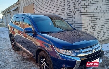 Mitsubishi Outlander III рестайлинг 3, 2015 год, 1 555 000 рублей, 5 фотография