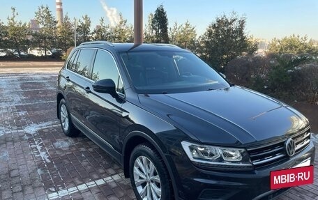 Volkswagen Tiguan II, 2018 год, 2 900 000 рублей, 3 фотография