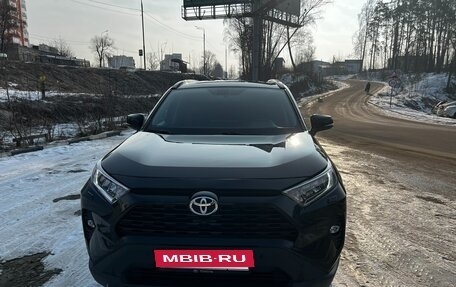 Toyota RAV4, 2021 год, 4 430 000 рублей, 2 фотография