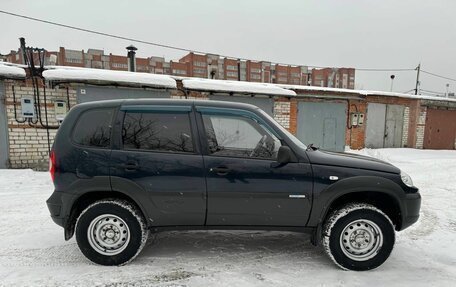 Chevrolet Niva I рестайлинг, 2011 год, 415 000 рублей, 2 фотография