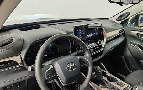 Toyota Highlander, 2024 год, 6 850 000 рублей, 21 фотография