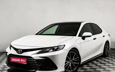 Toyota Camry, 2023 год, 3 898 000 рублей, 1 фотография