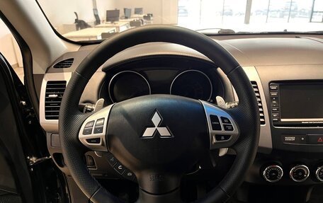 Mitsubishi Outlander III рестайлинг 3, 2011 год, 1 360 000 рублей, 13 фотография