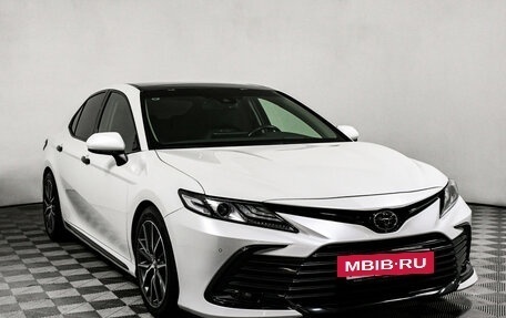 Toyota Camry, 2023 год, 3 898 000 рублей, 3 фотография