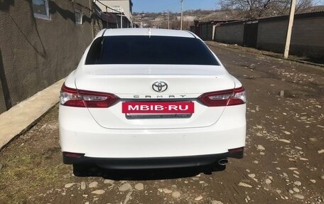 Toyota Camry, 2018 год, 2 300 000 рублей, 4 фотография