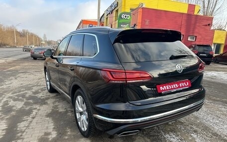 Volkswagen Touareg III, 2019 год, 4 990 000 рублей, 5 фотография